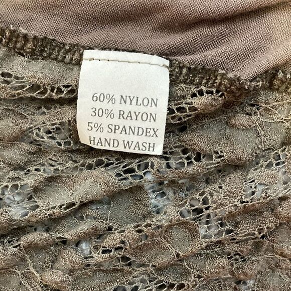 SURREALIST 1x Mixed media Festival top - Picture 5 of 10